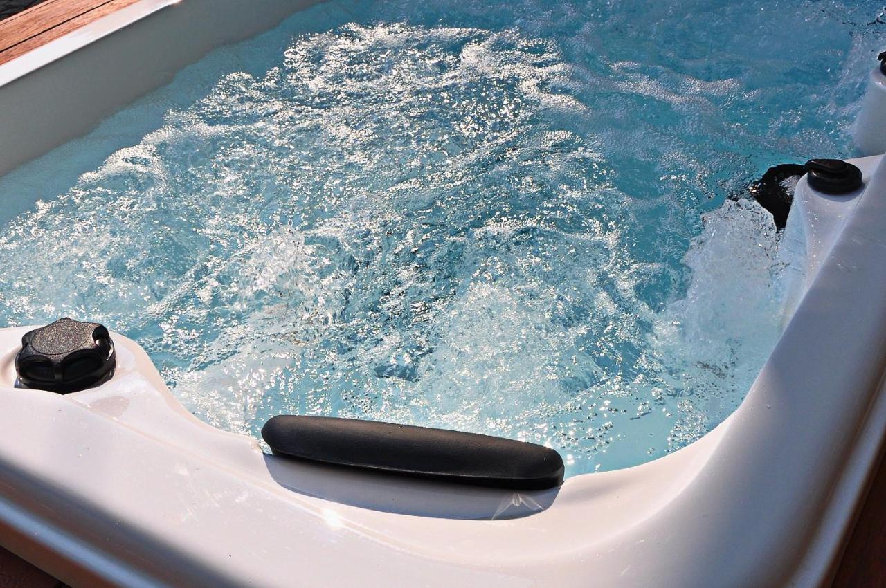 Una Spettacolare Vista Mare - Casa Con Jacuzzi Bergeggi Exteriör bild