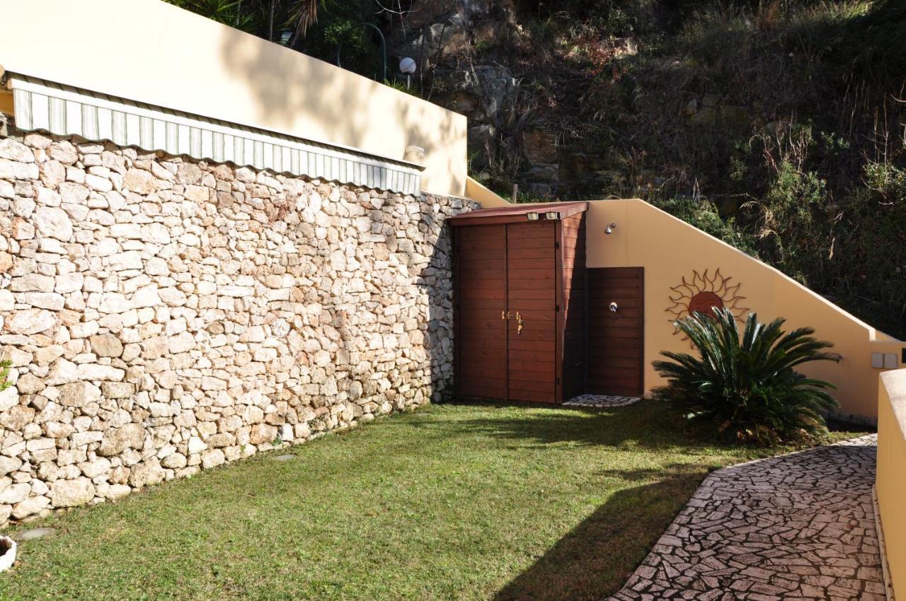 Una Spettacolare Vista Mare - Casa Con Jacuzzi Bergeggi Exteriör bild